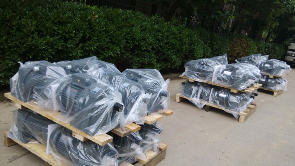 车库电机.jpg 车库电机.jpg